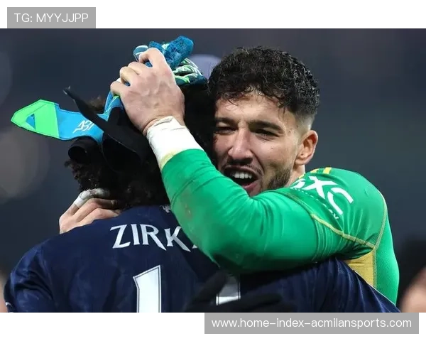 曼联冲进欧战区，B费与加布里埃尔携手出击