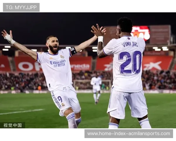 维尼修斯晃人后低传撕开防线，皇马边路如刀